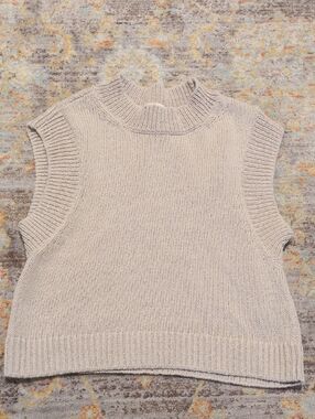 H&M Cream Sleeveless Knit Top